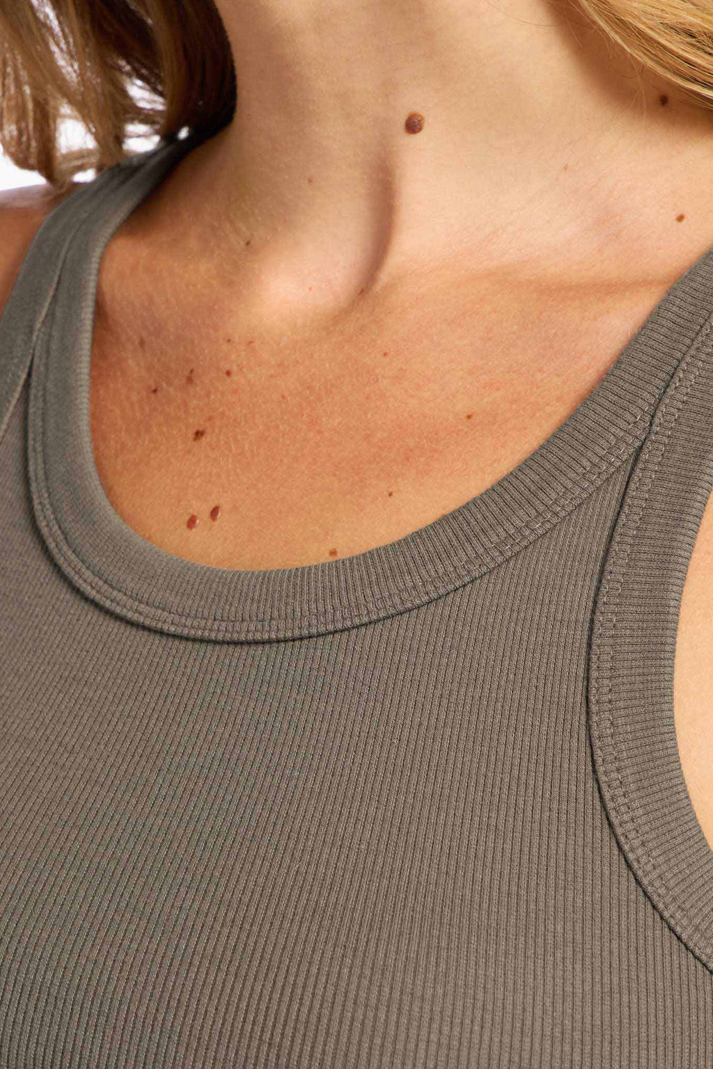 Day-Night Breathable Tank Staple
