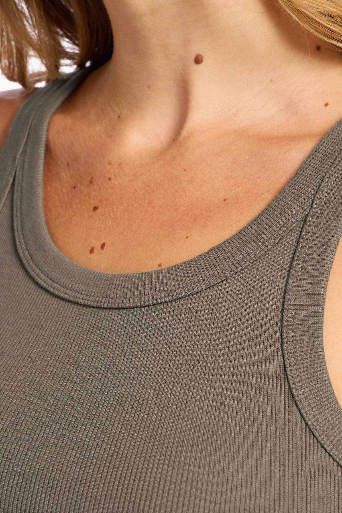 Day-Night Breathable Tank Staple