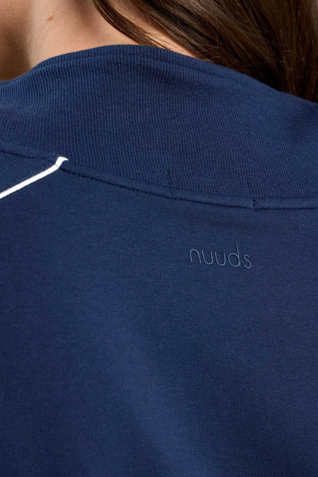 Cozy Essential Zip-Top
