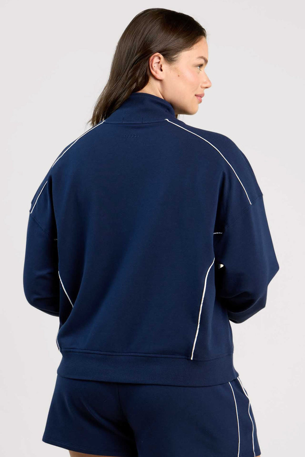 Cozy Essential Zip-Top