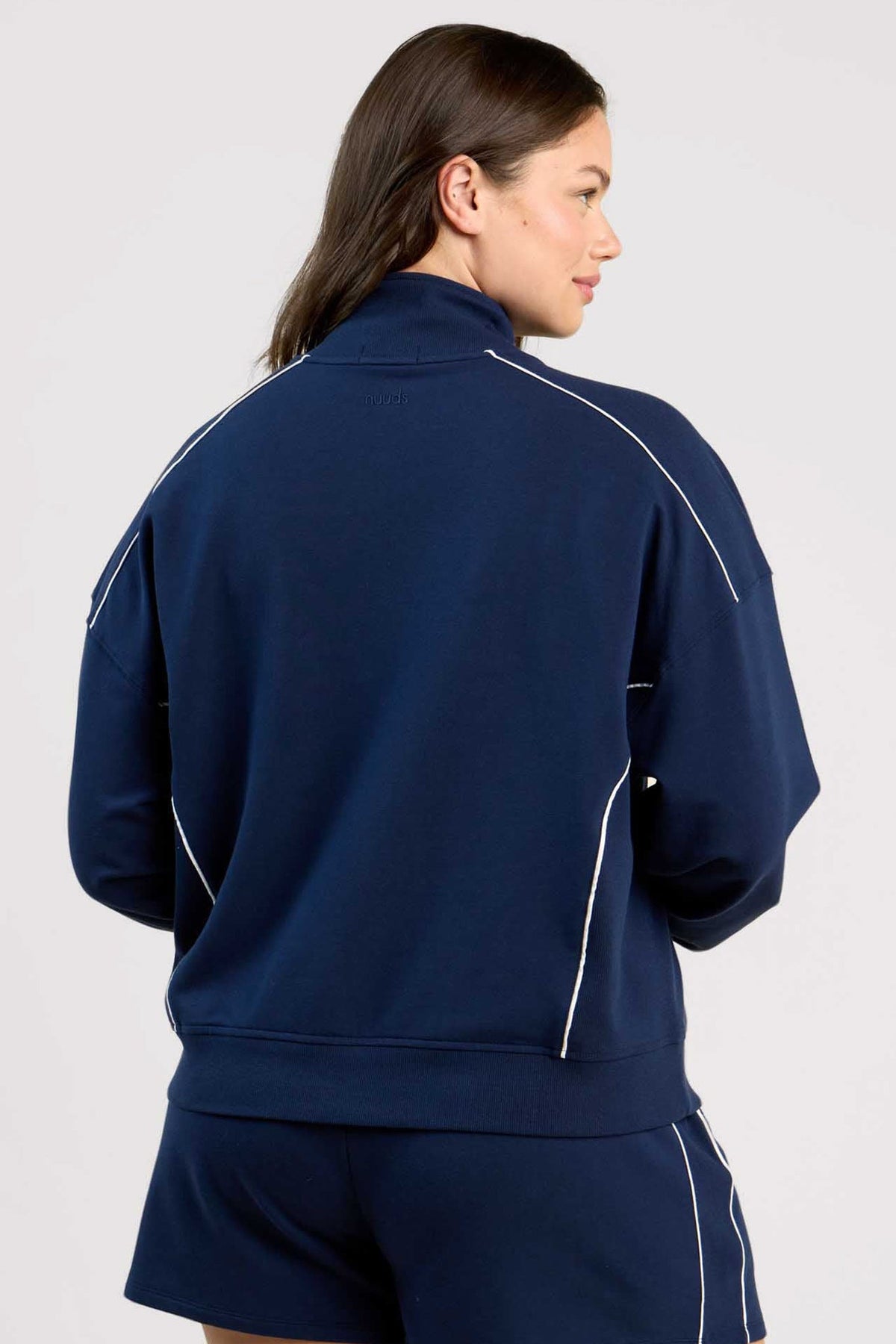 Cozy Essential Zip-Top