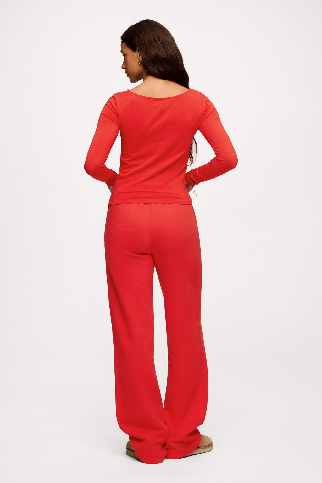 Silhouette-Sculpting Boat Top