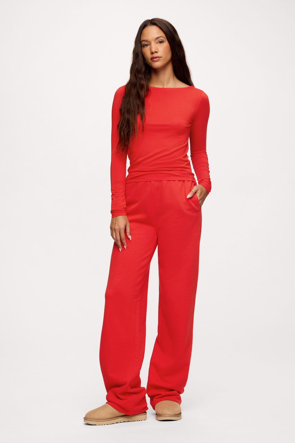 Silhouette-Sculpting Boat Top