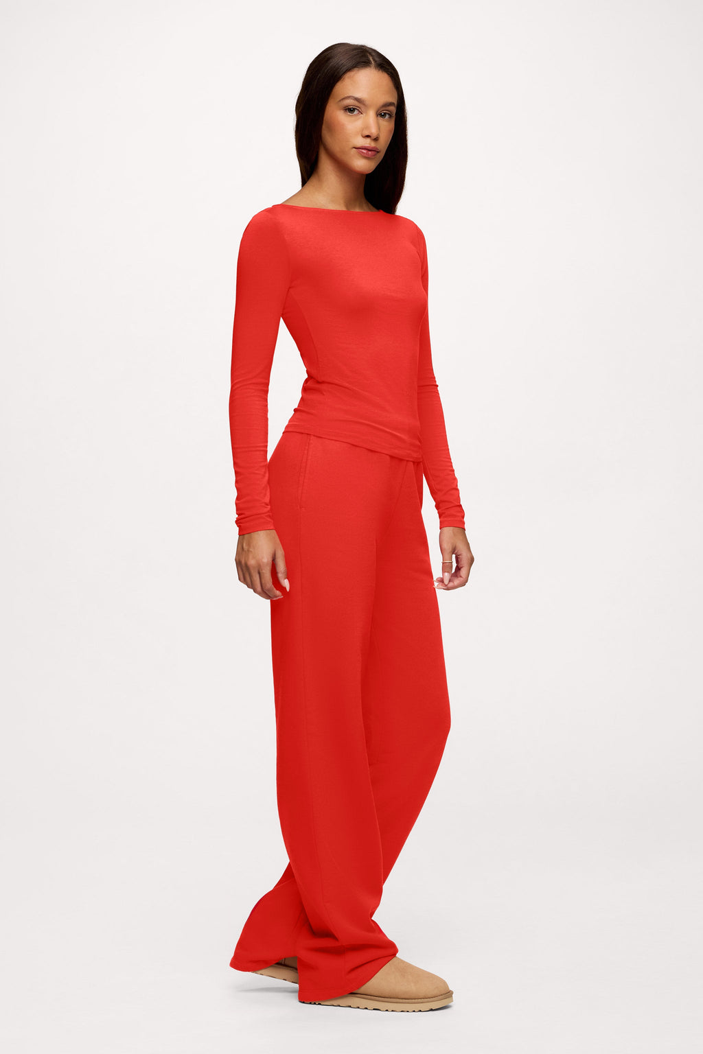 Silhouette-Sculpting Boat Top